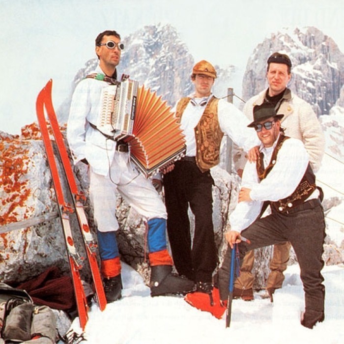 Hubert von Goisern und die Alpinkatzen