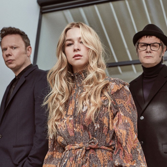 Hooverphonic - Mad About You (live)