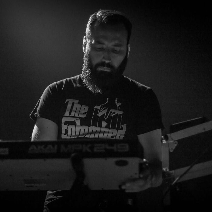 CARPENTER BRUT - Start Your Engines