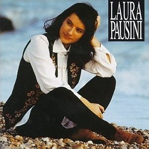 Laura Pausini - AMORES EXTRAÑOS